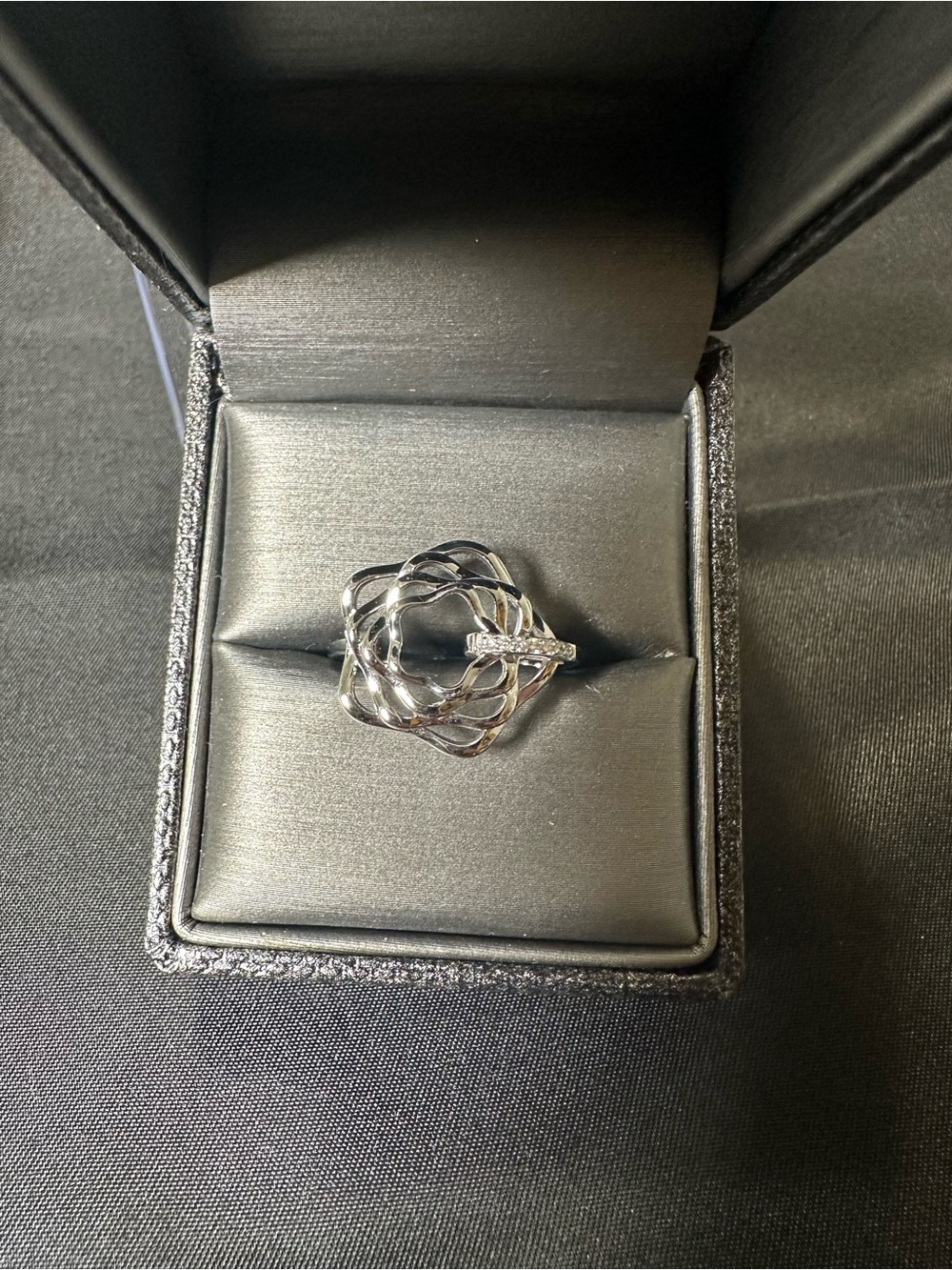 .925 Sterling Silver Twisted Rosette Ring with Moissanite Stones, size 9